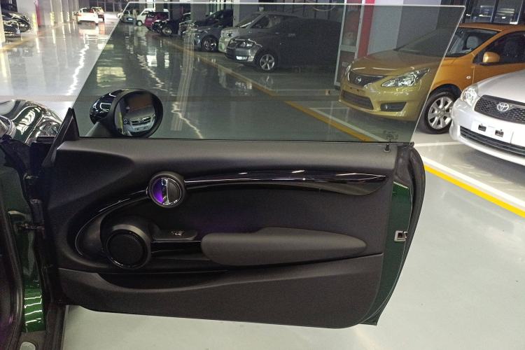 Used MINI 2016 2.0T COOPER S Interior 5