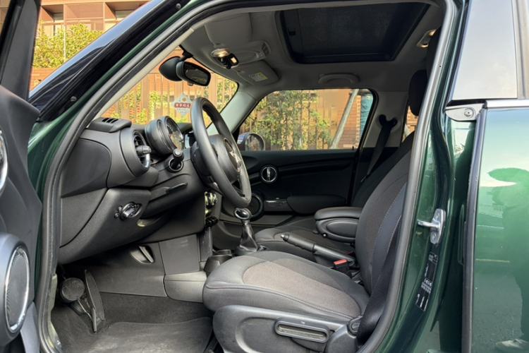 Used MINI 2016 1.2T ONE Pioneer Edition Five-Door Version Interior 5