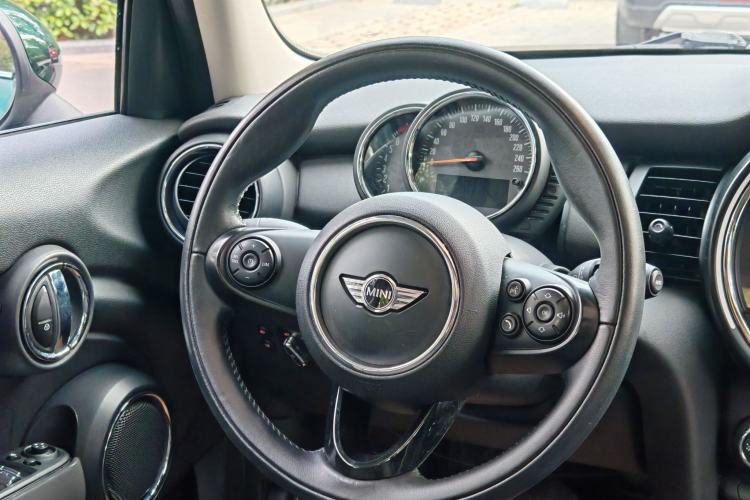 Used MINI 2016 1.2T ONE Pioneer Edition Five-Door Version Interior 5