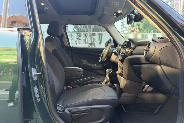 Used MINI 2016 1.2T ONE Pioneer Edition Five-Door Version Interior 6