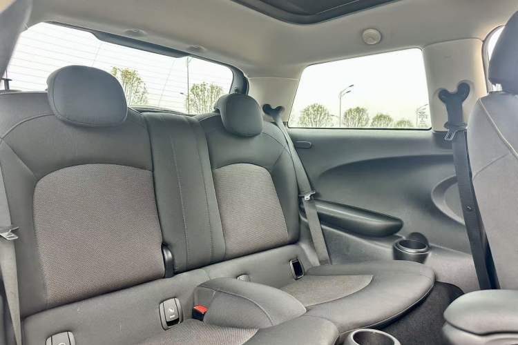 Used MINI 2016 1.2T ONE Pioneer Edition Interior 6