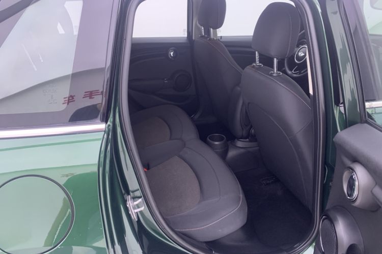 Used MINI 2016 1.2T ONE Five-Door Edition Interior 7