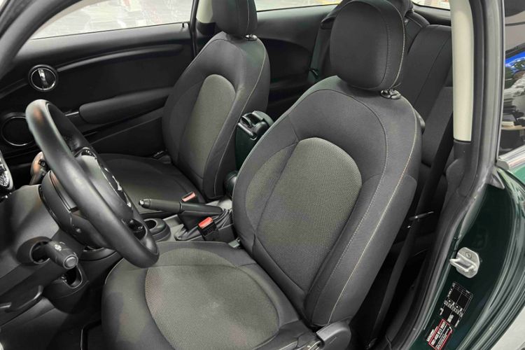 Used MINI 2016 1.2T ONE Pioneer Edition Interior 7
