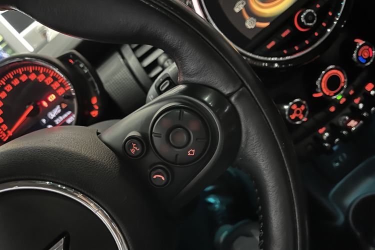 Used MINI 2016 1.5T COOPER Five-Door Edition Interior 7