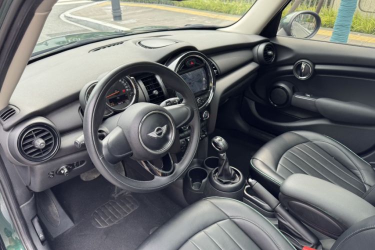 Used MINI 2016 1.2T ONE Five-Door Edition Interior 7