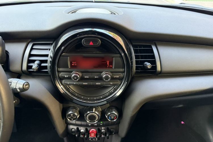 Used MINI 2016 1.2T ONE Pioneer Edition Five-Door Version Interior 7