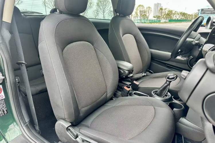 Used MINI 2016 1.2T ONE Pioneer Edition Interior 7