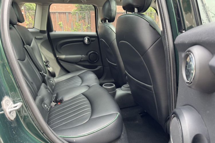 Used MINI 2016 1.2T ONE Five-Door Edition Interior 8