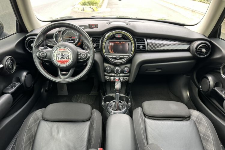 Used MINI 2016 2.0T COOPER S Interior 9