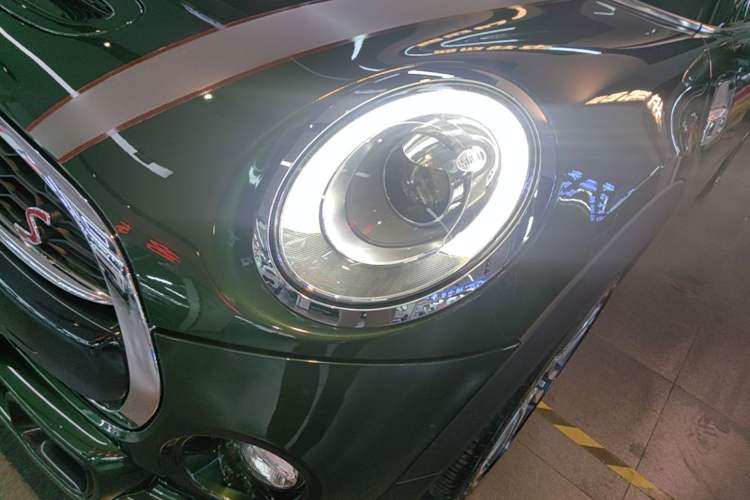 Used MINI 2016 2.0T COOPER S SEVEN Five-Door Edition Left Front Headlight