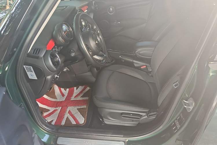 Used MINI 2016 1.2T ONE Pioneer Edition Five-Door Version Left Front Seat