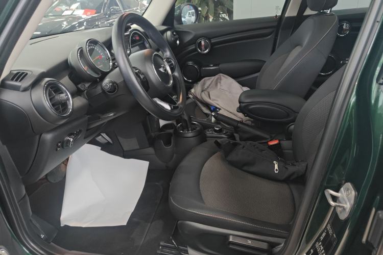 Used MINI 2016 1.2T ONE Pioneer Edition Five-Door Version Left Front Seat