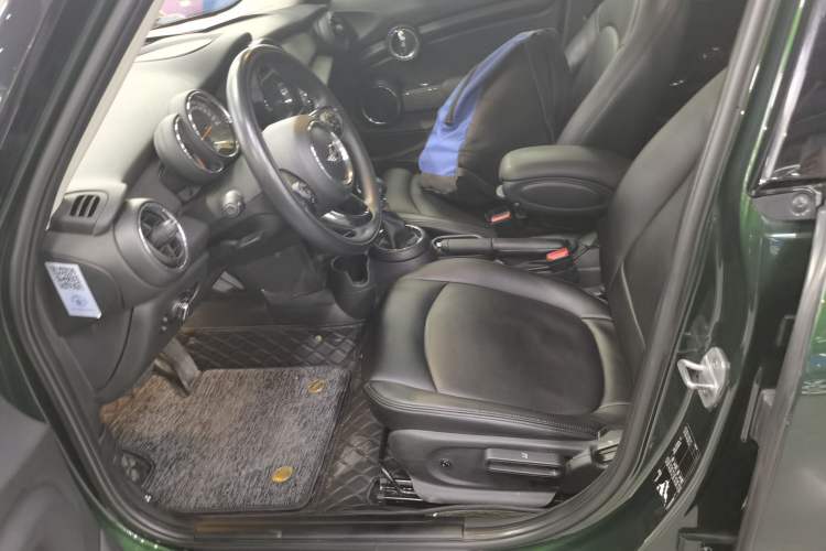 Used MINI 2016 1.2T ONE Pioneer Edition Five-Door Version Left Front Seat