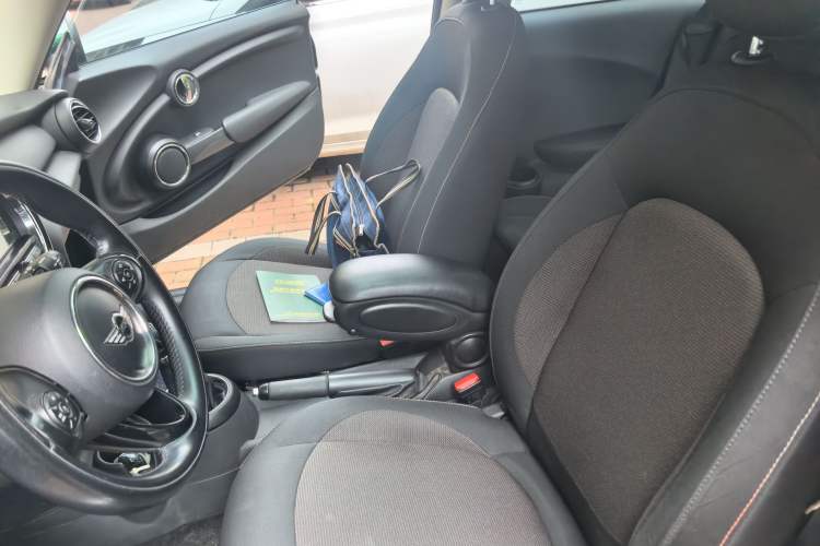 Used MINI 2016 1.2T ONE Pioneer Edition Left Front Seat