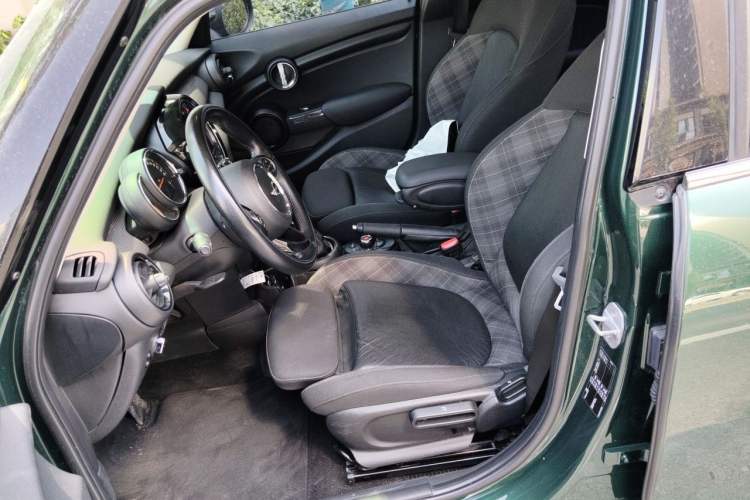 Used MINI 2016 1.5T COOPER Five-Door Edition Left Front Seat