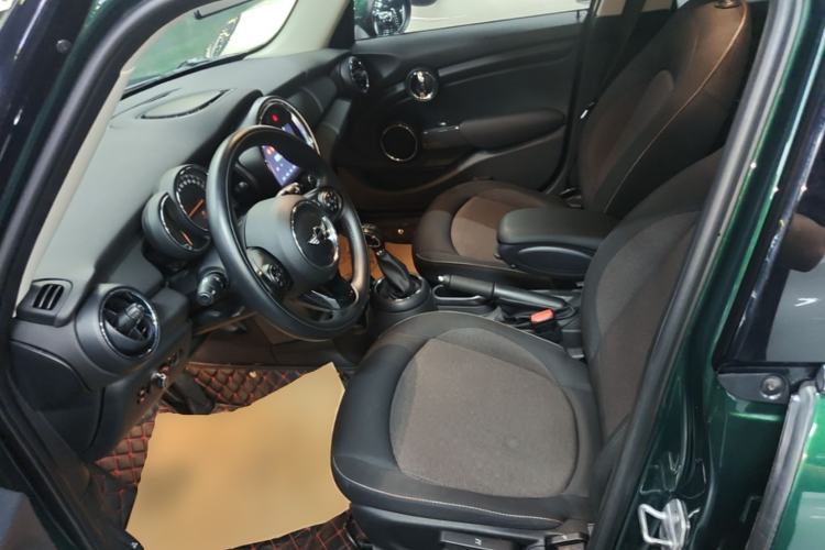Used MINI 2016 1.2T ONE Pioneer Edition Five-Door Version Left Front Seat
