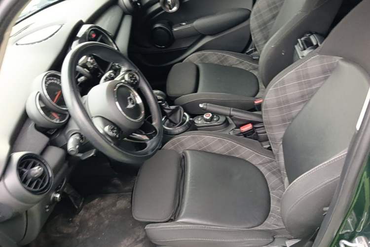 Used MINI 2016 1.5T COOPER Five-Door Edition Left Front Seat
