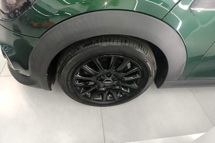 Used MINI 2016 1.5T COOPER Left Front Wheel Hub