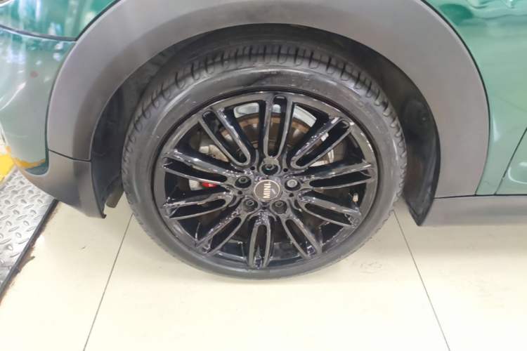 Used MINI 2016 2.0T COOPER S Left Front Wheel Hub
