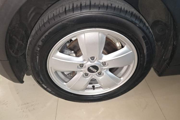 Used MINI 2016 1.2T ONE Five-Door Edition Left Front Wheel Hub