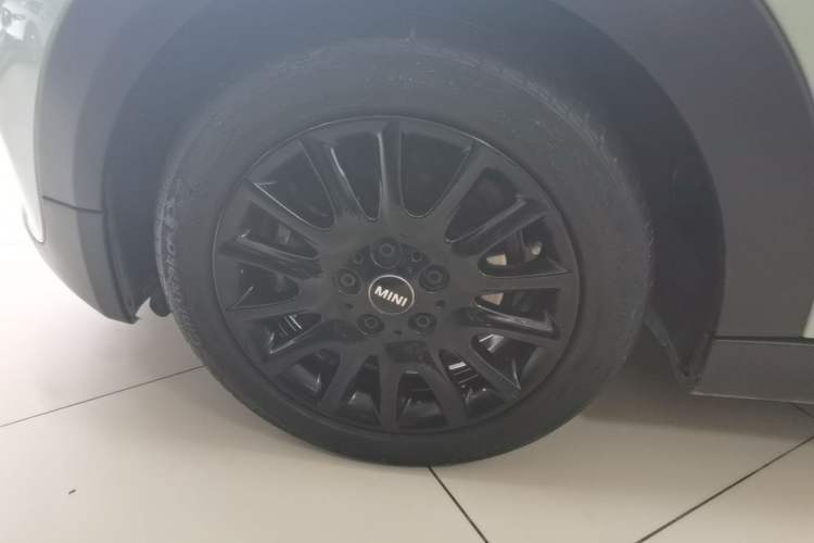 Used MINI 2016 1.2T ONE Pioneer Edition Five-Door Version Left Front Wheel Hub