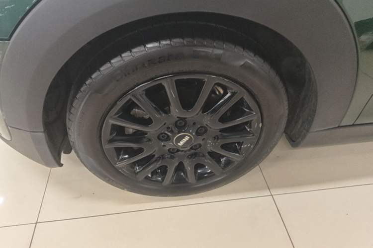 Used MINI 2016 1.2T ONE Pioneer Edition Five-Door Version Left Front Wheel Hub