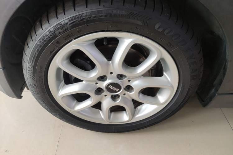 Used MINI 2016 1.5T COOPER Left Front Wheel Hub
