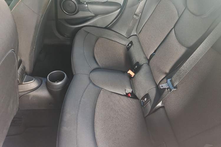 Used MINI 2016 1.2T ONE Pioneer Edition Five-Door Version Left Rear Seat