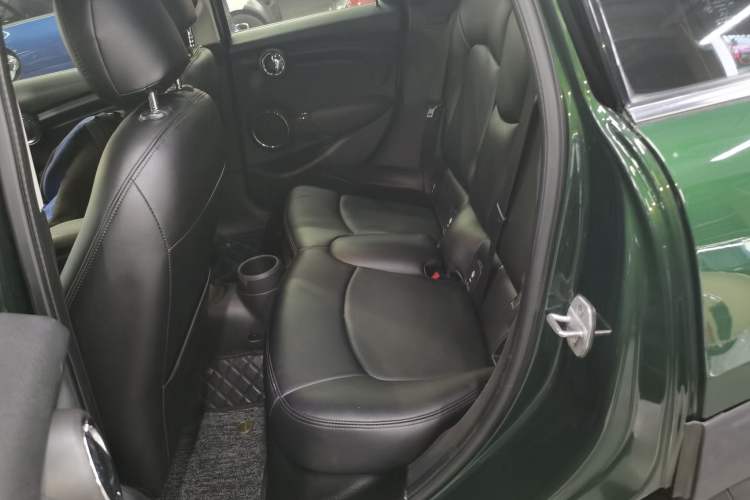 Used MINI 2016 1.2T ONE Pioneer Edition Five-Door Version Left Rear Seat