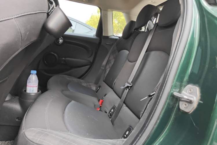Used MINI 2016 1.5T COOPER Five-Door Edition Left Rear Seat