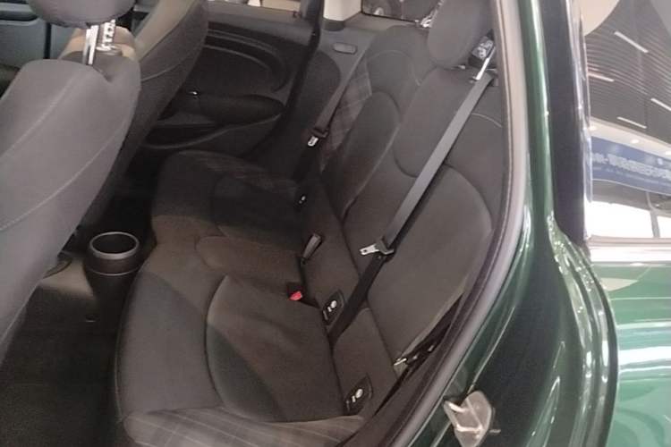 Used MINI 2016 1.5T COOPER Five-Door Edition Left Rear Seat