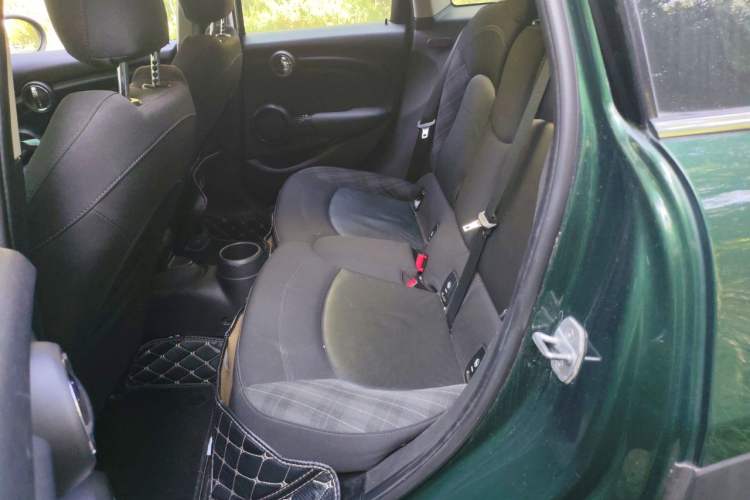 Used MINI 2016 1.5T COOPER Five-Door Edition Left Rear Seat