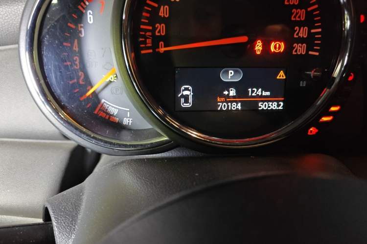 Used MINI 2016 1.2T ONE Pioneer Edition Odometer Close Up