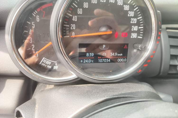 Used MINI 2016 1.2T ONE Pioneer Edition Odometer Close Up