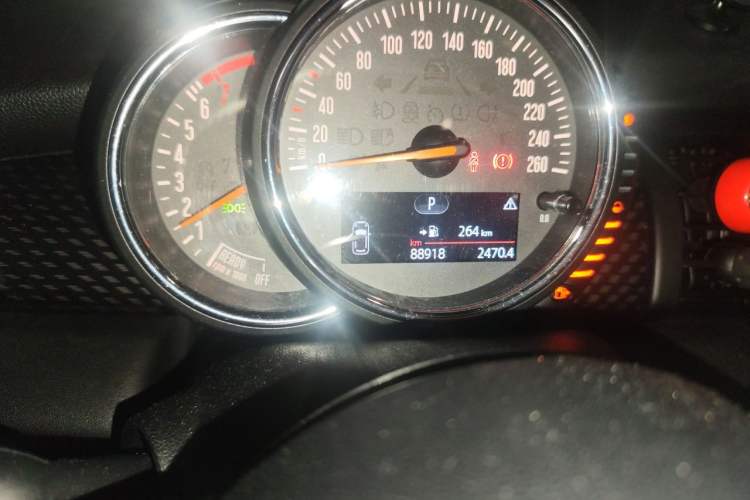 Used MINI 2016 2.0T COOPER S Pioneer Edition Five-Door Model Odometer Close Up