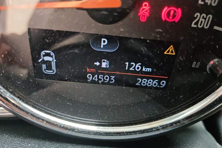 Used MINI 2016 1.2T ONE Pioneer Edition Five-Door Version Odometer Close Up