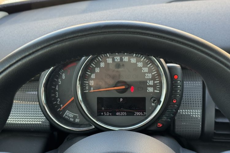 Used MINI 2016 1.5T COOPER Odometer Close Up