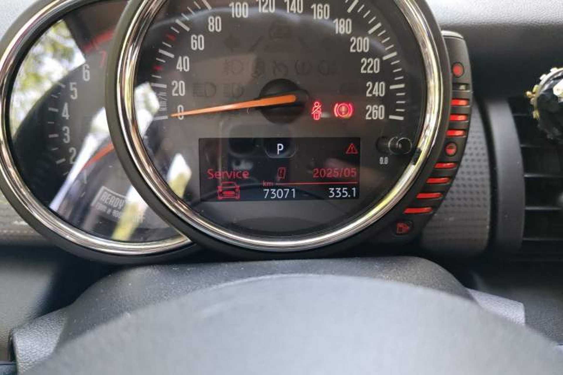Used MINI 2016 1.5T COOPER Five-Door Edition Odometer Close Up