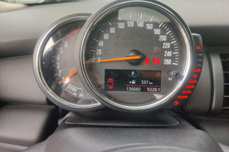 Used MINI 2016 1.2T ONE Five-Door Edition Odometer Close Up