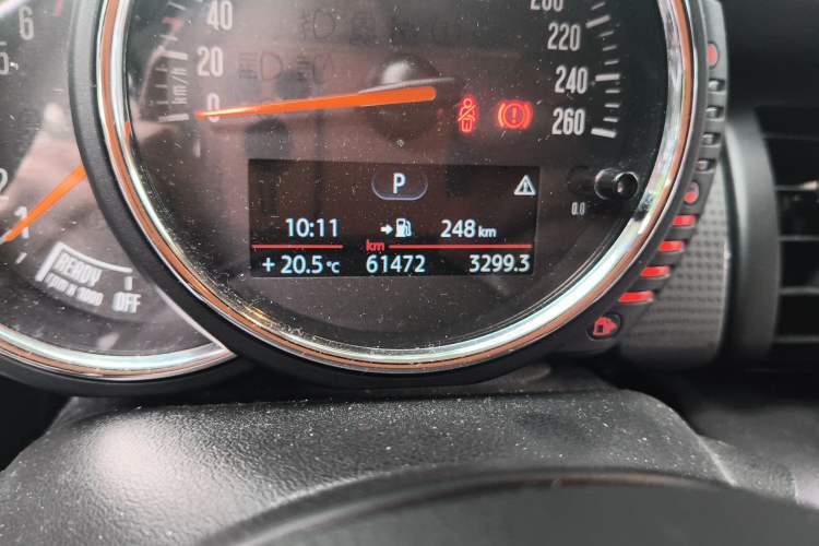 Used MINI 2016 1.5T COOPER Odometer Close Up