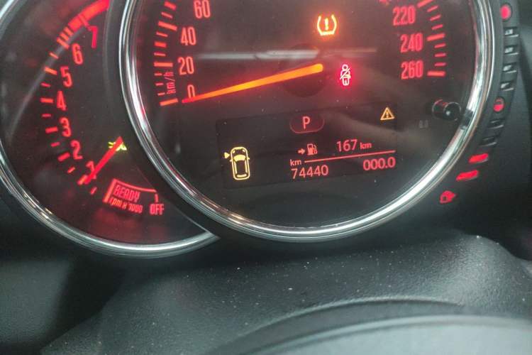 Used MINI 2016 1.2T ONE Pioneer Edition Odometer Close Up