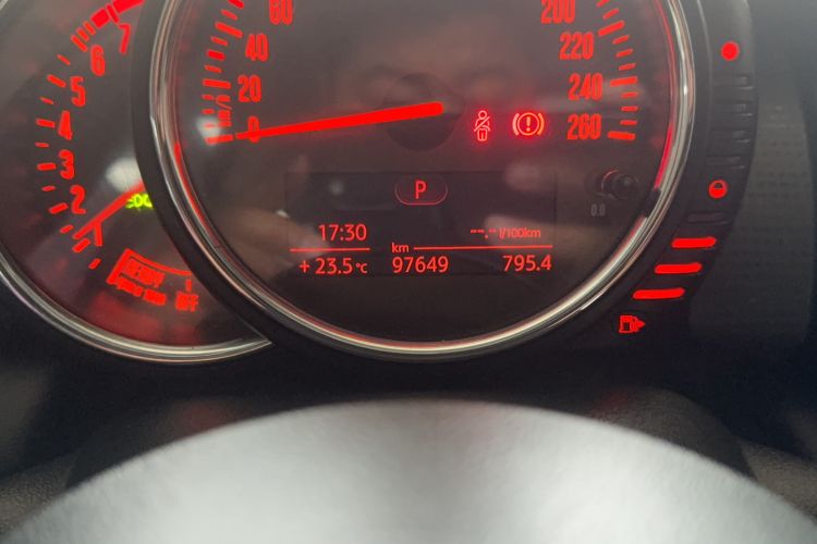 Used MINI 2016 1.5T COOPER Odometer Close Up