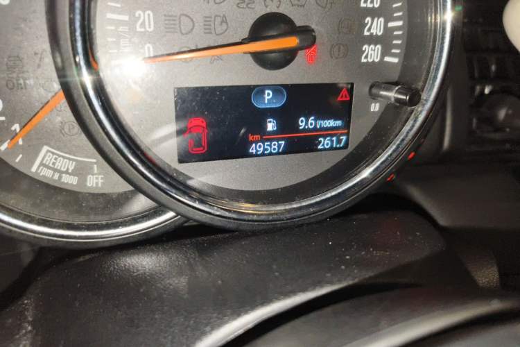 Used MINI 2016 1.2T ONE Pioneer Edition Odometer Close Up
