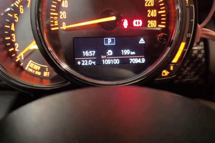 Used MINI 2016 2.0T COOPER S Odometer Close Up