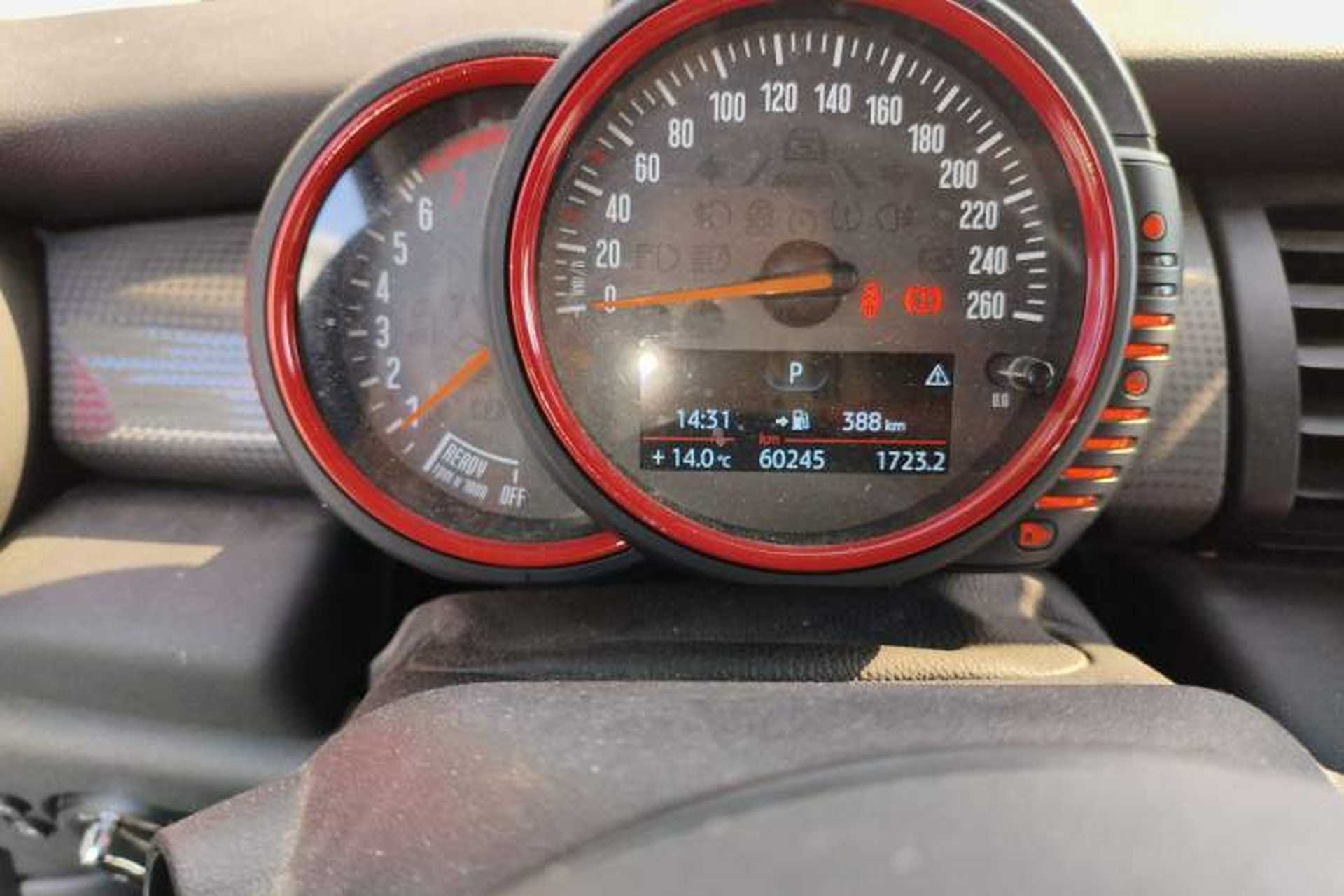 Used MINI 2016 1.5T COOPER Odometer Close Up