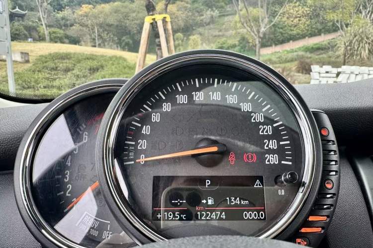 Used MINI 2016 1.2T ONE Pioneer Edition Odometer Close Up