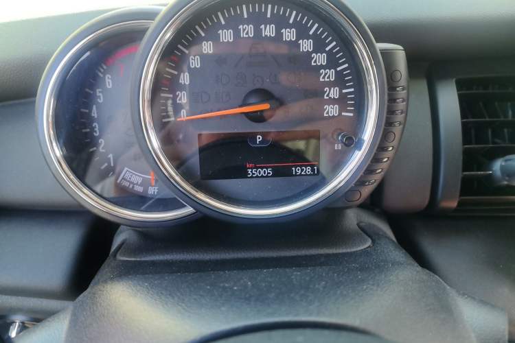 Used MINI 2016 1.2T ONE Pioneer Edition Odometer Close Up