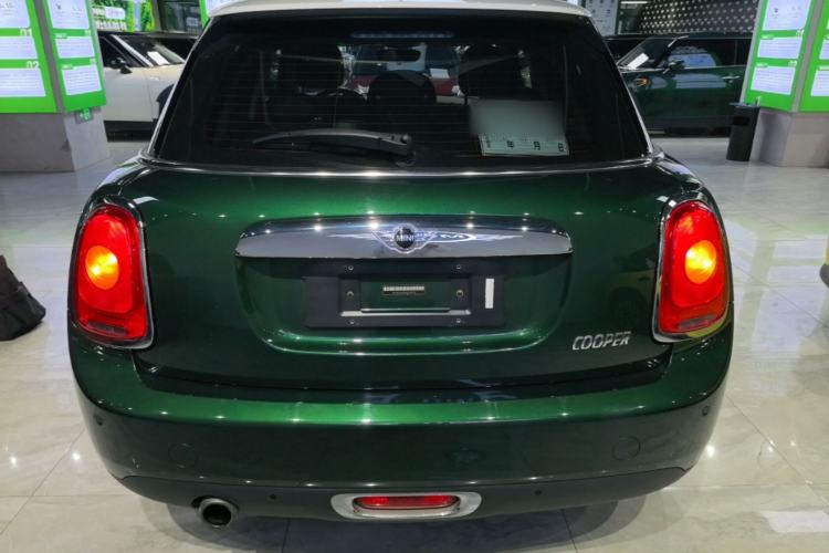 Used MINI 2016 1.5T COOPER Five-Door Edition Rear