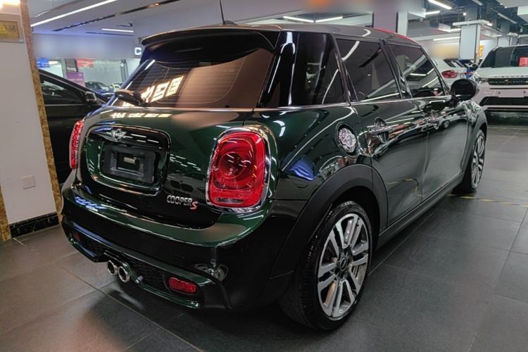 Used MINI 2016 2.0T COOPER S SEVEN Five-Door Edition Rear Right 45 Deg
