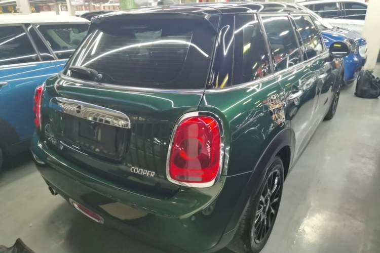 Used MINI 2016 1.5T COOPER Five-Door Edition Rear Right 45 Deg
